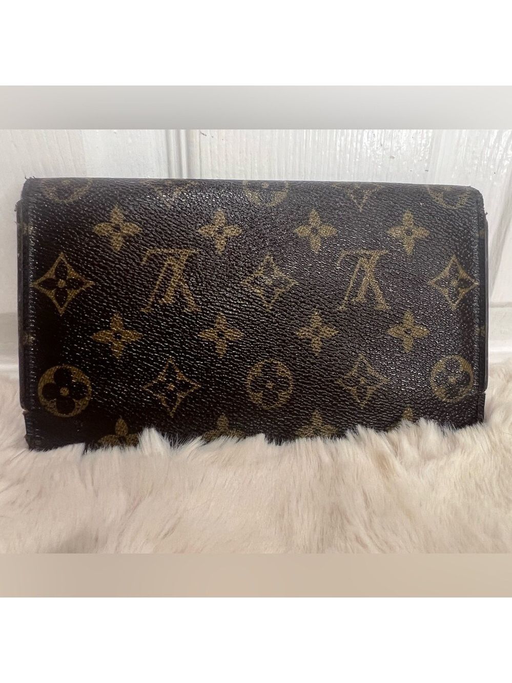 LOUIS VUITTON MONOGRAM PORTE TRESOR INTERNATIONAL WALLET - Picture 2 of 15